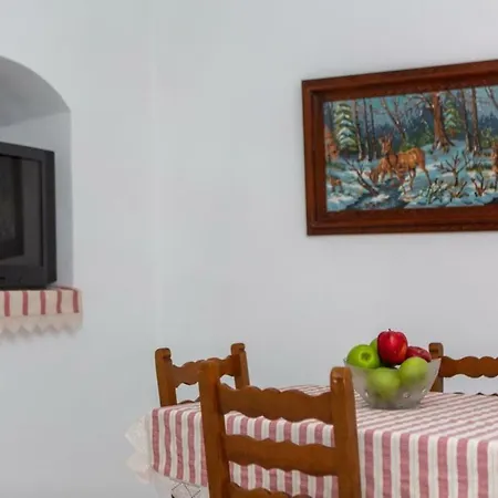 Daire Vrodos Authetic Traditional Cycladic Home *